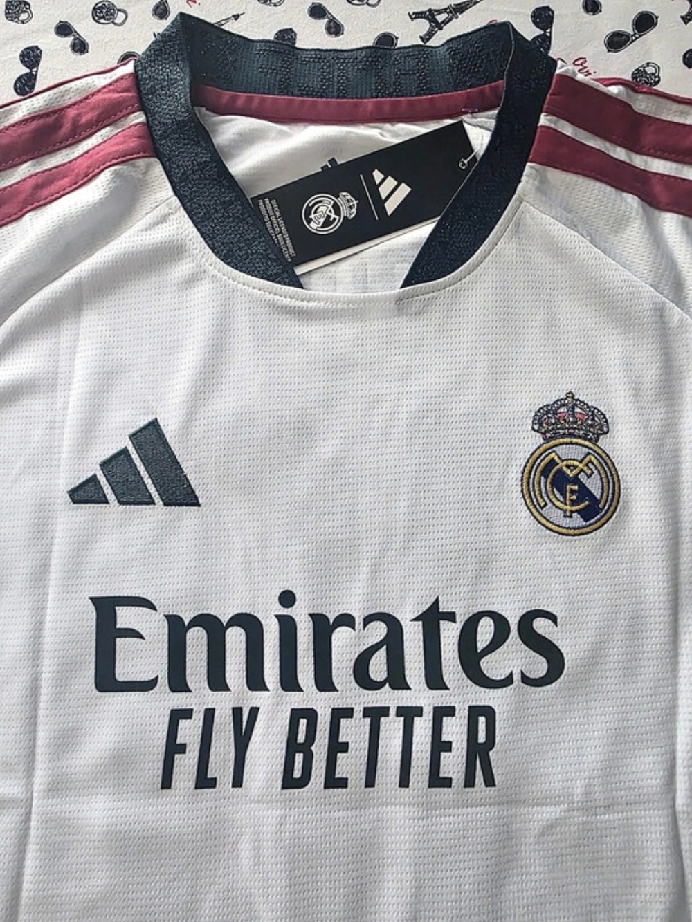 Real Madrid Mbappé 10 jersey Soccer Jersey White & Red - Picture 7 of 8